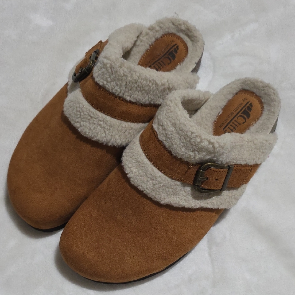 White Mountain Tan Women's Slippers with Buckle